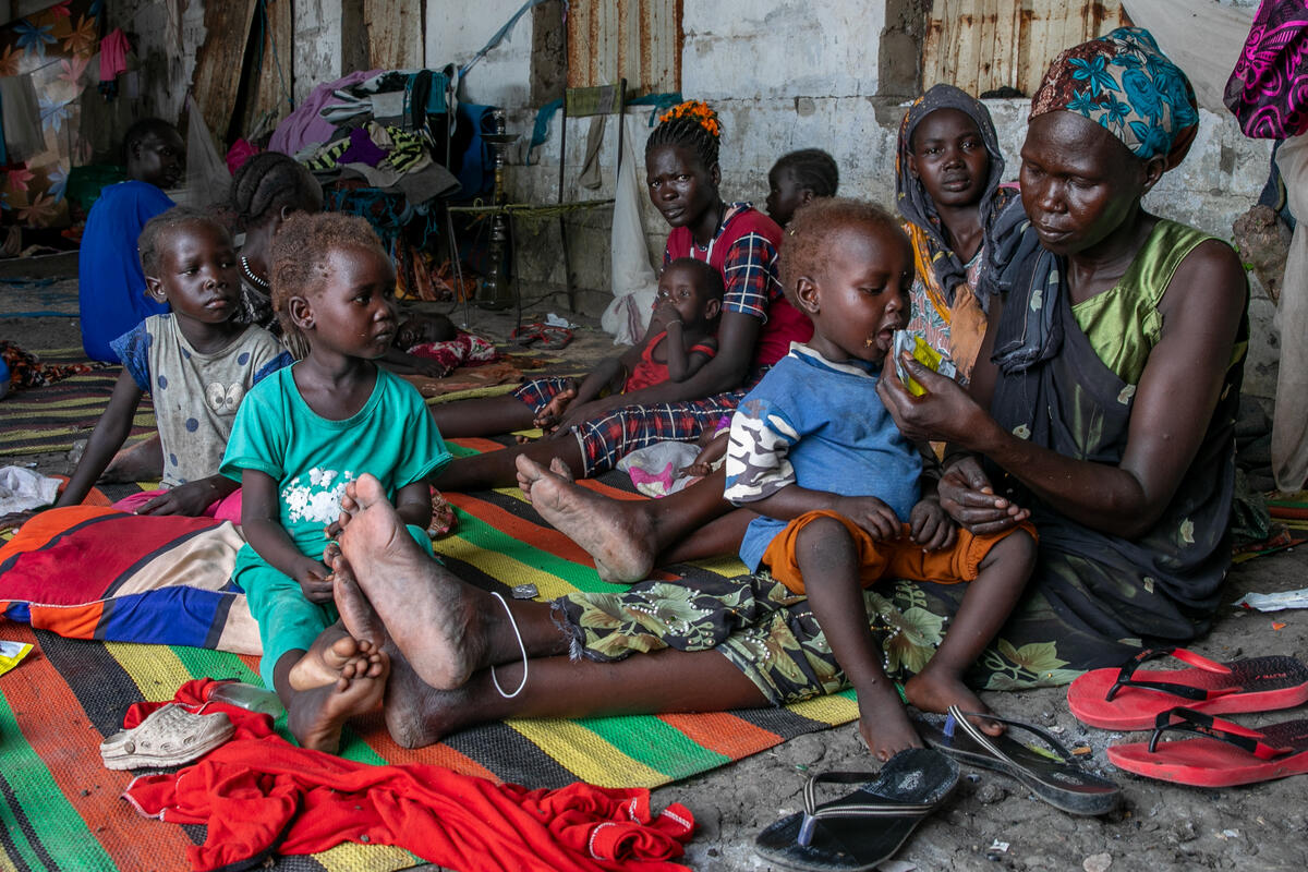 Donna di Malakal che si è trasferita in Sudan con i suoi quattro figli l’anno scorso dopo la morte del marito. Ha lavorato nelle fattorie per sostenere la sua famiglia, ma ha deciso di tornare in Sud Sudan dopo lo scoppio della guerra in Sudan.
