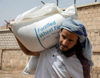 Khalid riceve assistenza alimentare mensile dal WFP. Foto: WFP/Annabel Symington