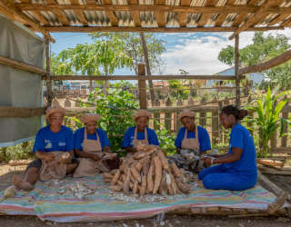 Il programma Acquisti per il Progresso (P4P) in Madagascar mira ad aumentare le opportunità e l'accesso ai mercati per i piccoli agricoltori. Foto: WFP/Giulio d'Adamo