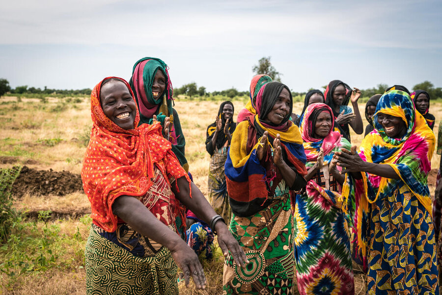 Women farmers in Djoukoulkili, Chad - a country hit by the combined effects of conflic and climate change -