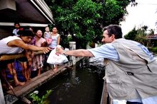 Elicotteri, imbarcazioni e cibo del WFP in soccorso delle Filippine mentre da Brindisi partono gli aiuti della Cooperazione Italiana