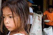 Laos: gli aiuti alimentari in soccorso delle famiglie colpite dal tifone