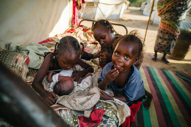 Bambini in un campo per sfollati a Kassala City, Sudan