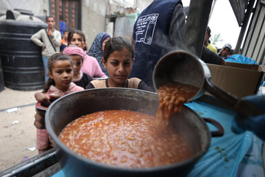Cucina comunitaria a Mawasi, Khan Younis. 13 aprile 2025.